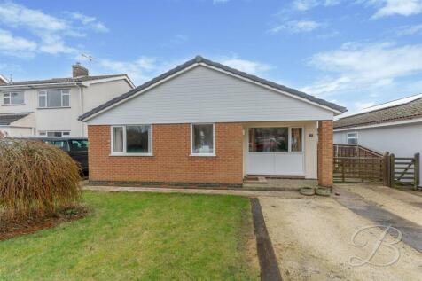 3 bedroom detached bungalow for sale