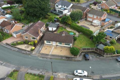 2 bedroom detached bungalow for sale