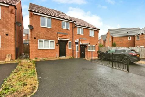 3 bedroom semi-detached house for sale