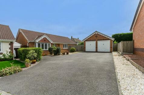 3 bedroom detached bungalow for sale