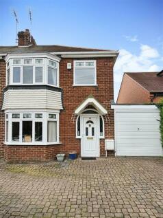 3 bedroom semi-detached house for sale