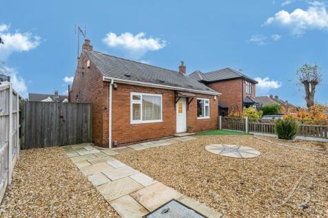 2 bedroom detached bungalow for sale