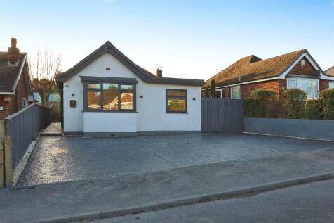 3 bedroom detached bungalow for sale