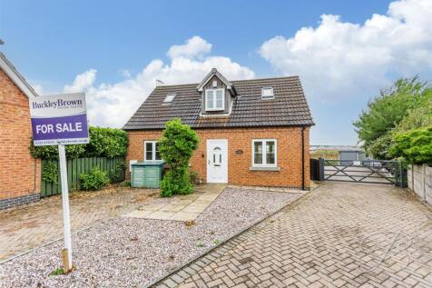 2 bedroom detached house for sale