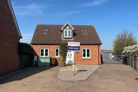 2 bedroom detached house for sale