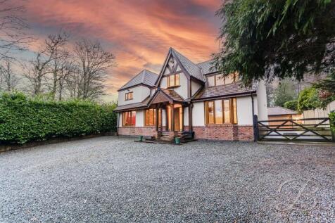 5 bedroom detached house for sale