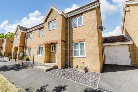 3 bedroom semi-detached house for sale