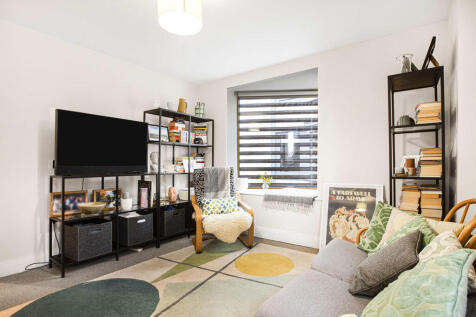 Lea Bridge Road, London, E5 2 bed apartment for sale