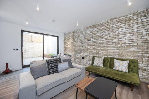 Michigan Avenue, Manor Park E12 2 bed flat for sale