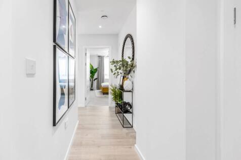 Orbital Business Park, London N18 1 bed flat for sale