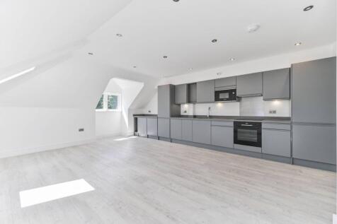 81 Grove Road, Sutton SM1 2 bed flat for sale