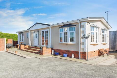 2 bedroom park home for sale
