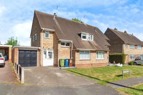 3 bedroom semi-detached house for sale