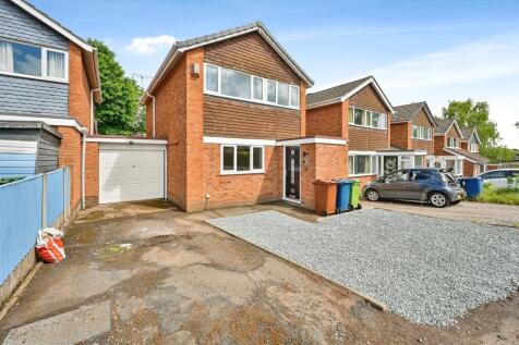 3 bedroom link detached house for sale