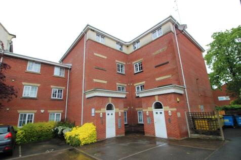Derby Court, Bury, BL9 2 bed flat for sale