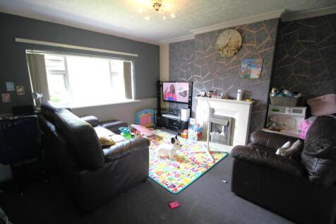 Dale Square, Royton, OL2 2 bed flat for sale