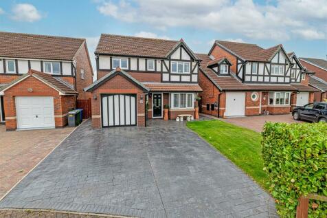 4 bedroom detached house for sale