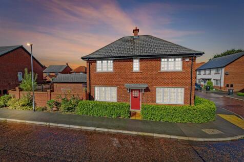 4 bedroom detached house for sale