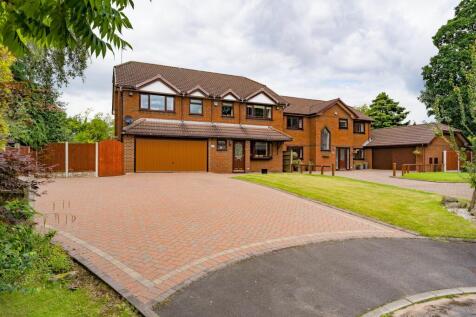 Willowfield Grove... 4 bed detached house for sale