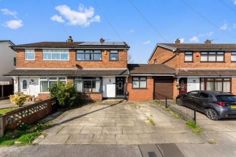 4 bedroom semi-detached house for sale