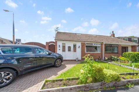 4 bedroom semi-detached bungalow for sale