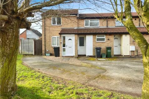 Kensington Gardens, Carlton, Nottingham 1 bed terraced house for sale