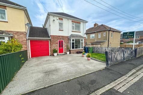 3 bedroom link detached house for sale