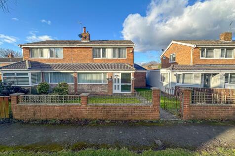 3 bedroom semi-detached house for sale