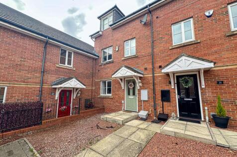 4 bedroom town house for sale