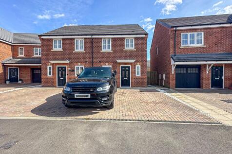 3 bedroom semi-detached house for sale