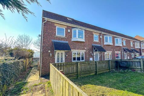3 bedroom town house for sale