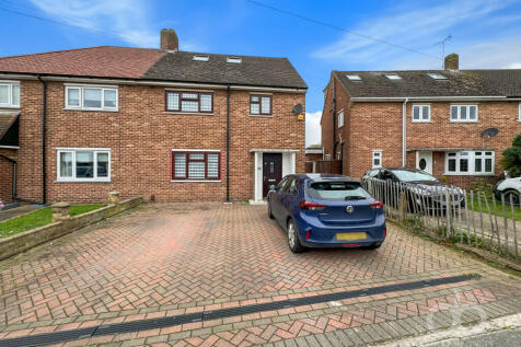 5 bedroom semi-detached house for sale