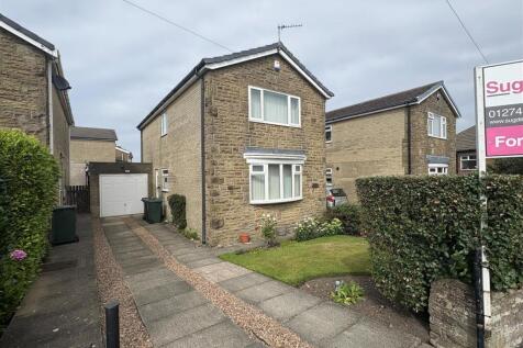 Back Lane, Queensbury, Bradford 3 bed detached house for sale