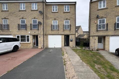 Keilder Crescent, Clayton Heights... 3 bed semi