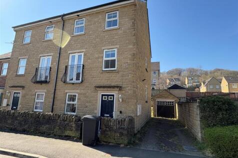 Ovenden Wood Road, Halifax 4 bed townhouse for sale