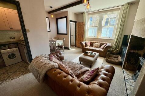 Market Street, Thornton, Bradford 2 bed cottage for sale