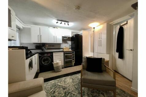Ground floor studio flat for sale