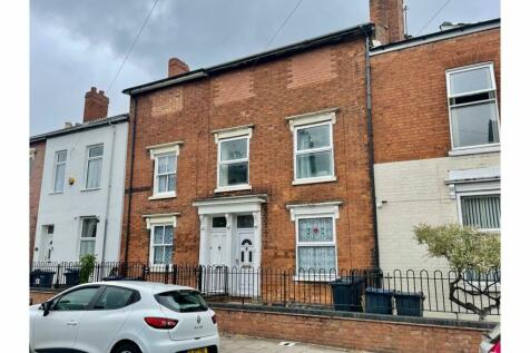 4 bedroom terraced house for sale