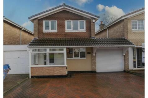 3 bedroom link detached house for sale
