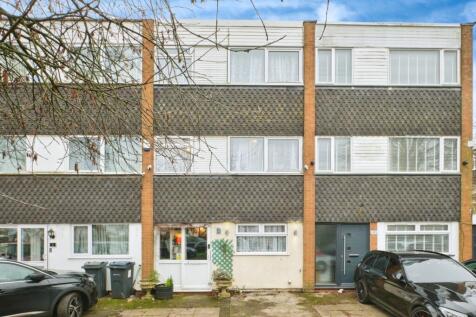 4 bedroom town house for sale