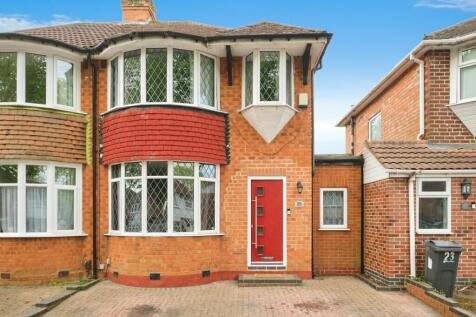 3 bedroom semi-detached house for sale