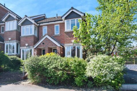 1 bedroom ground floor flat for sale