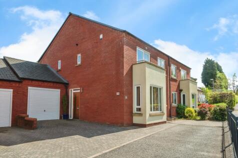 4 bedroom semi-detached house for sale