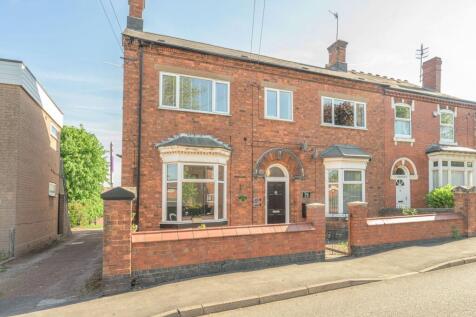 2 bedroom maisonette for sale