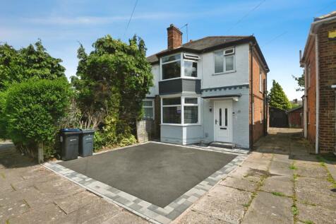 3 bedroom semi-detached house for sale