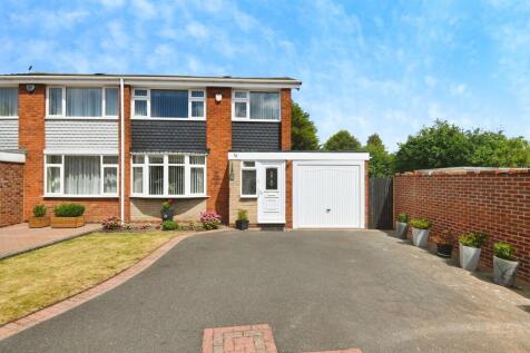 3 bedroom semi-detached house for sale