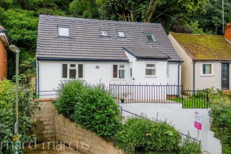 4 bedroom detached bungalow for sale