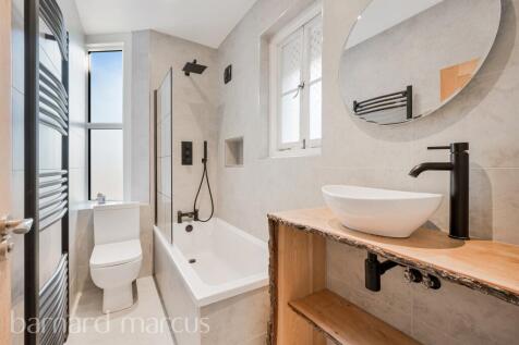 2 bedroom maisonette for sale