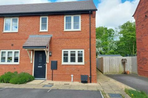 2 bedroom semi-detached house for sale