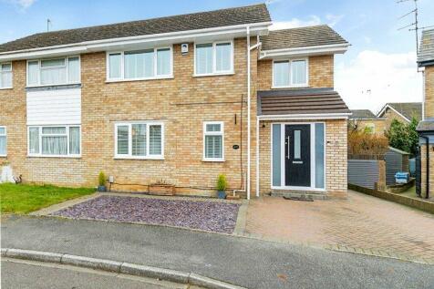 4 bedroom semi-detached house for sale